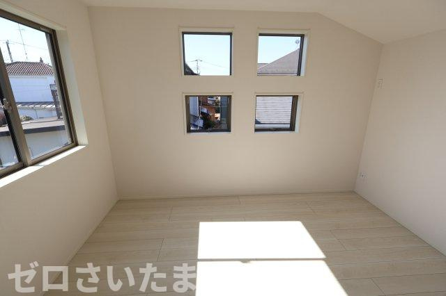 《仲介手数料無料》上尾市小泉６丁目18-2(全1戸)新築一戸建てグラファーレの洋室