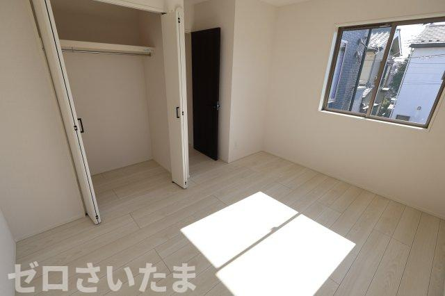 《仲介手数料無料》上尾市小泉６丁目18-2(全1戸)新築一戸建てグラファーレの洋室