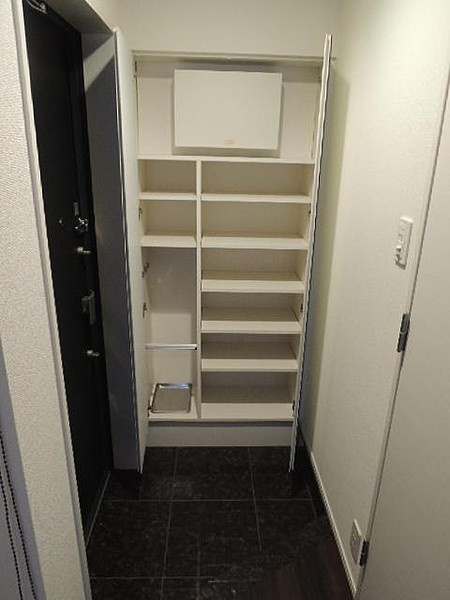 ハーモニーレジデンス浅草の玄関