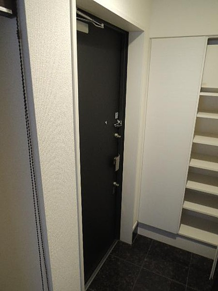 ハーモニーレジデンス浅草の玄関