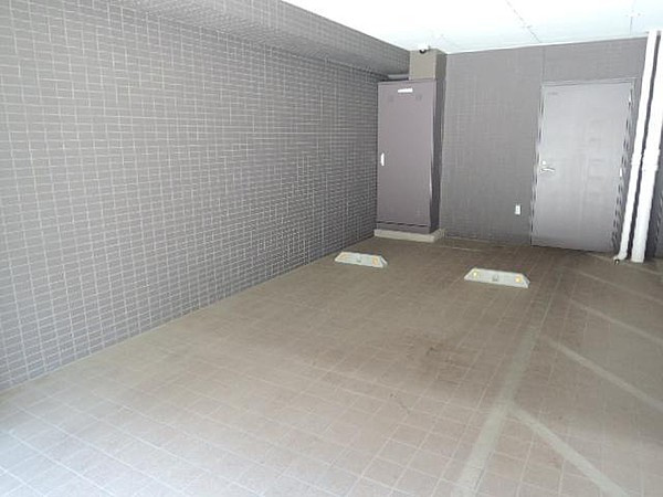 ハーモニーレジデンス浅草の駐車場