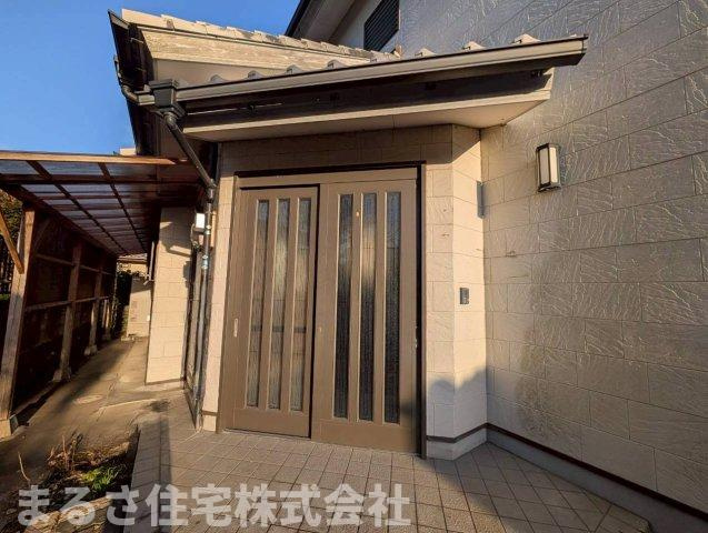 江南2丁目　中古戸建の玄関