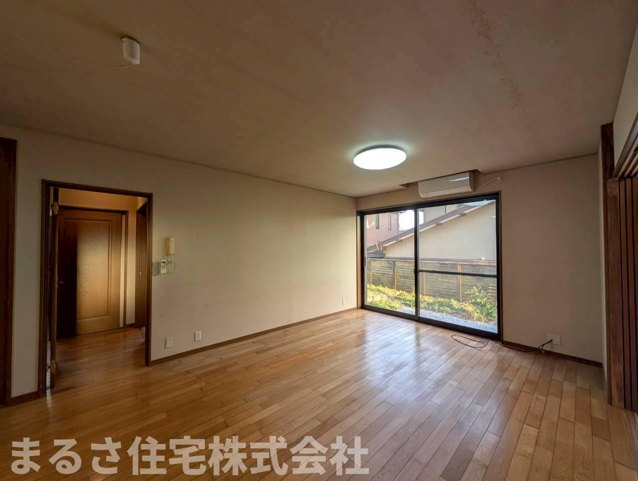 江南2丁目　中古戸建の居間・リビング