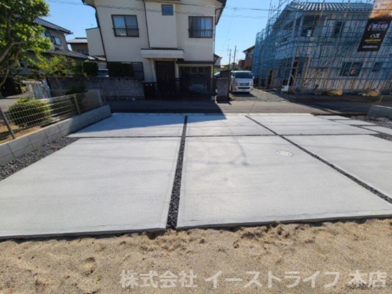 【新築戸建】　いわき市平中山1期　の駐車場|2号棟写真　3台駐車可能（車種による）