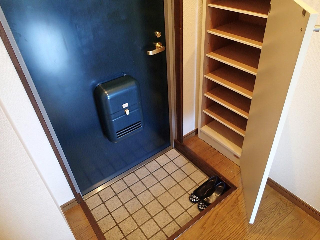 リバービュー一之江Ａ棟の玄関