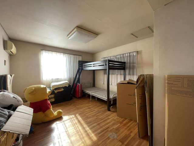 周辺商業施設多数♪残置物撤去後引き渡し♪狭山市笹井の洋室|きれいな洋室です