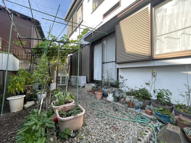 周辺商業施設多数♪残置物撤去後引き渡し♪狭山市笹井の庭|たまにはお庭で休日を過ごしてみるのもよいかもしれません