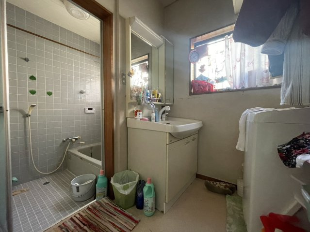 周辺商業施設多数♪残置物撤去後引き渡し♪狭山市笹井の脱衣所