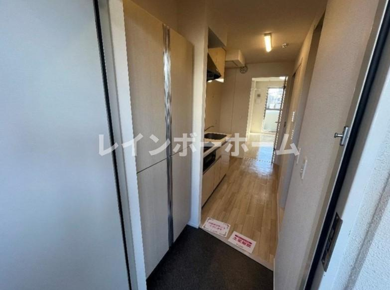 星野マンションの玄関