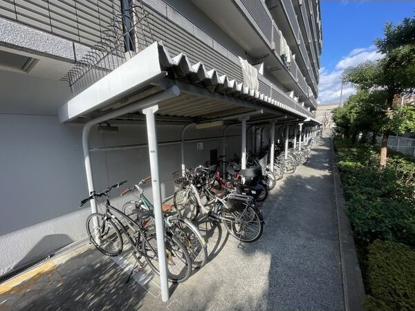 アビタシオン橋本IIのロビー