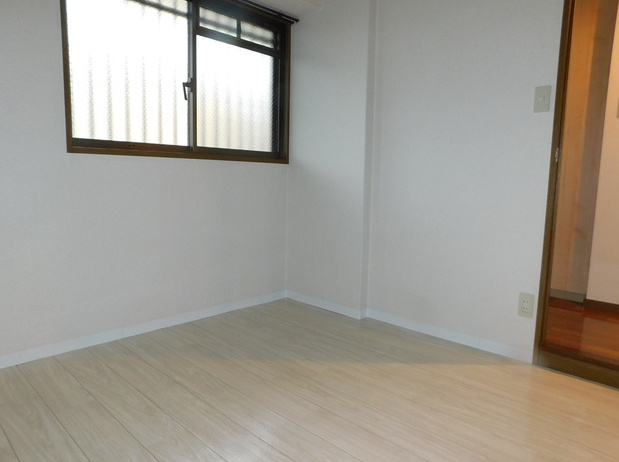 アビタシオン橋本IIの居間・リビング