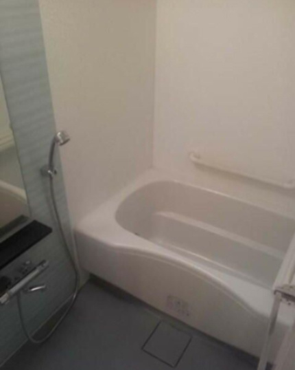 コンフォリア上野広小路の浴室