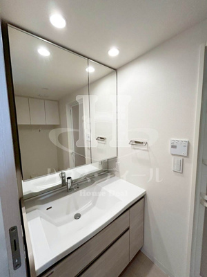 【独立洗面台】 | イニシア川口西青木 | 朝の支度にも助かる、独立の洗髪洗面化粧台