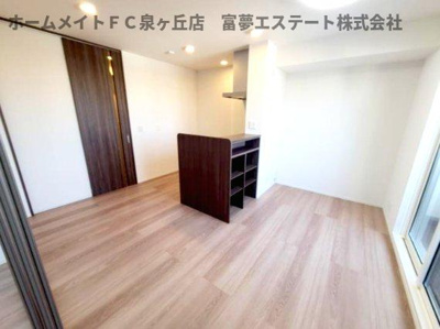 【居間・リビング】 | サニーグリーン | リビングと洋室の間仕切りを閉めたとき
※イメージ　同物件別号室の写真