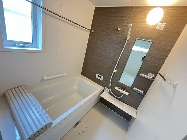 【内装】 | 福岡市第1西区小戸3丁目　3号棟（全3棟）【仲介手数料無料・0円】 | 施工例。浴室です。施工例は完成時と異なる場合があります。