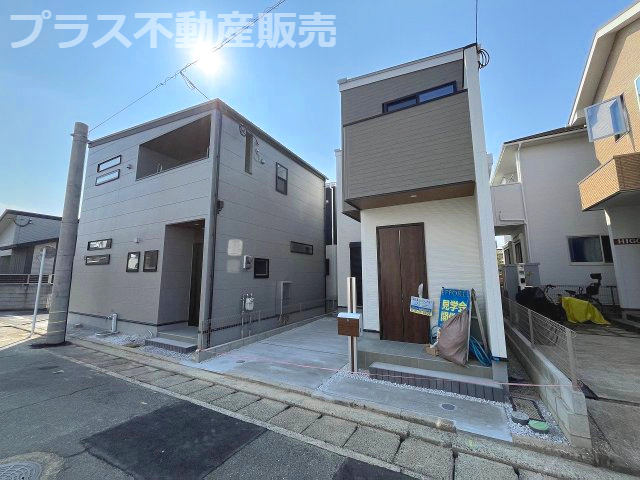 【外観】 | 福岡市第1西区小戸3丁目　3号棟（全3棟）【仲介手数料無料・0円】 | 現地写真。プラス不動産販売なら、現場の全ての棟をまとめてご見学頂けます。