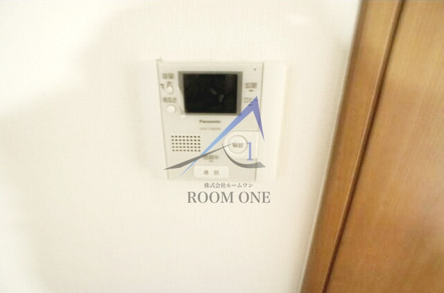 アパートメント両国緑のセキュリティ|モニター付きインターホンです。