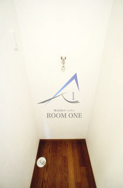 アパートメント両国緑の設備|洗濯機置き場です。