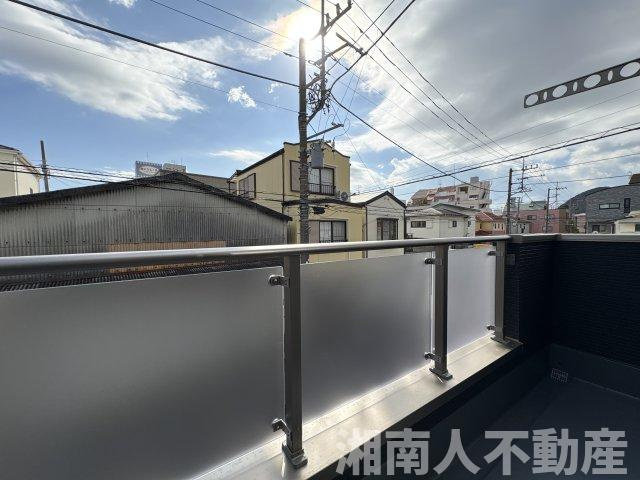 平塚市平塚2丁目　新築戸建てのバルコニー|外からの目が気にならないバルコニーで洗濯物が干せます
