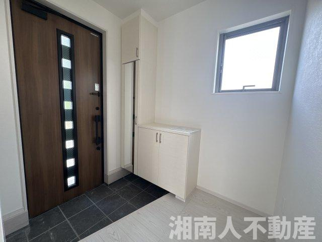 平塚市平塚2丁目　新築戸建ての玄関|きれいな玄関です