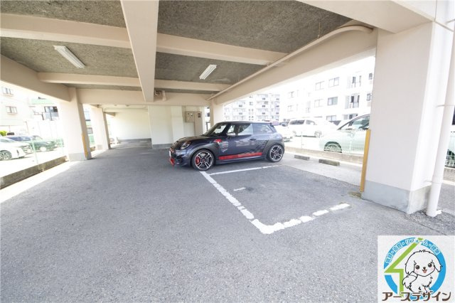 ハイツ天翔の駐車場