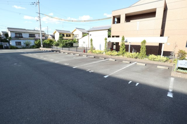 ワンライフ大和の駐車場