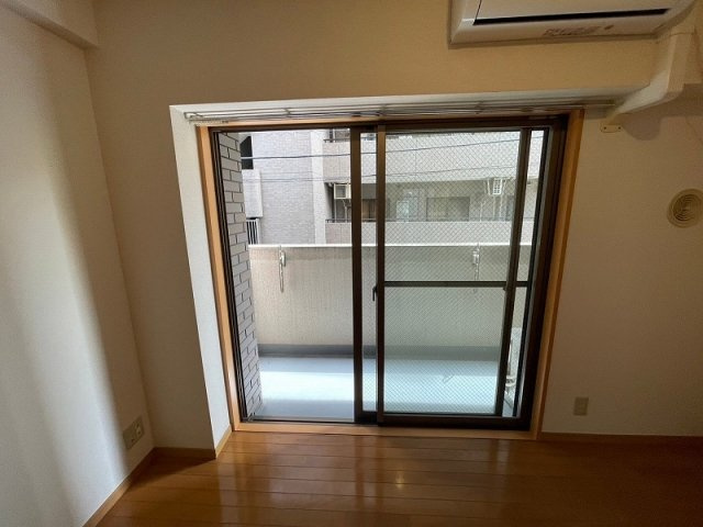 中野区松が丘１丁目の賃貸マンションの居間・リビング