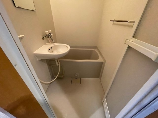 中野区松が丘１丁目の賃貸マンションの浴室