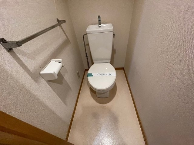 中野区松が丘１丁目の賃貸マンションのトイレ