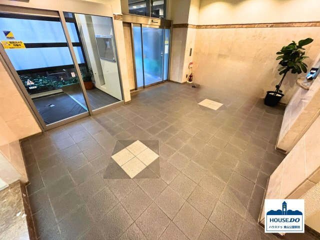 ◆野村ステイツ橦木町南◆リフォーム済！ペット可・南東角部屋♪のロビー|【大規模修繕工事中：R6.7月初旬終了予定】
清潔で明るいエントランス。
管理が行き届いています