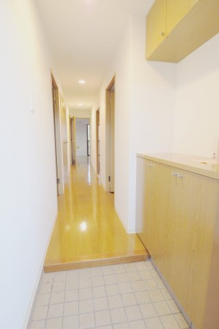 両祖ビルの玄関