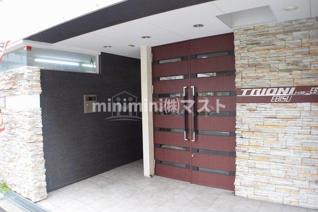 トゥリオーニEBISUのエントランス