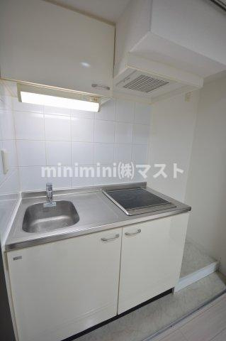 トゥリオーニEBISUのキッチン