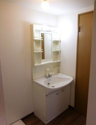 【独立洗面台】 | テンポイントハウス | 独立洗面台、小物を置くことができて便利です