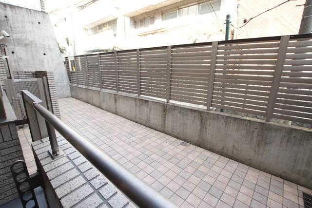 港区西麻布４丁目の賃貸マンションのその他共用部分|★目隠しがあります★ 