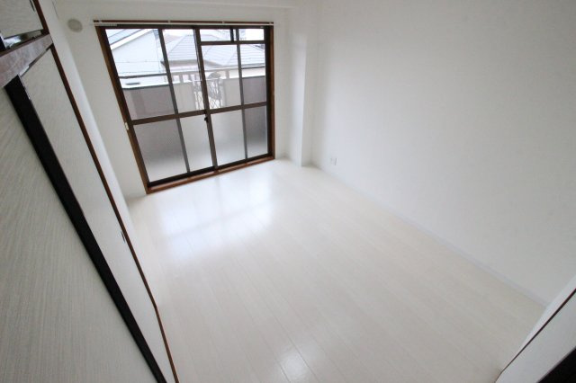 【洋室】 | パレーシャル21