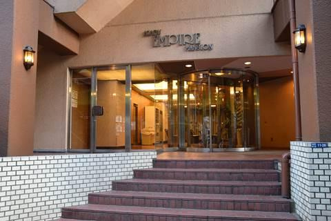 港区西麻布４丁目の賃貸マンションのエントランス| 