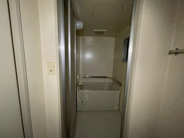 【シャワールーム】