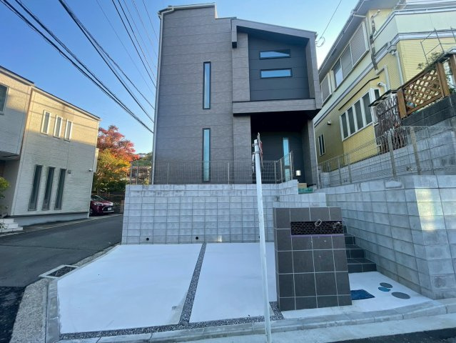 横浜市南区中里4丁目 新築戸建て【仲介手数料無料】カースペース2台の外観