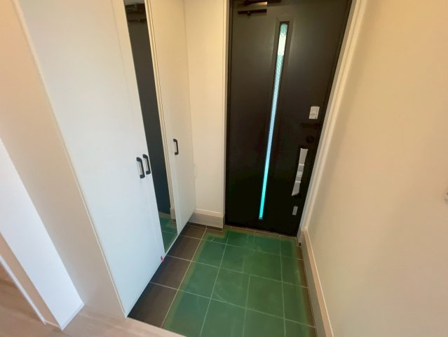 横浜市南区中里4丁目 新築戸建て【仲介手数料無料】カースペース2台