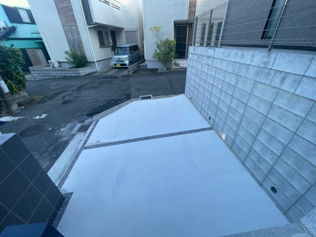 横浜市南区中里4丁目 新築戸建て【仲介手数料無料】カースペース2台