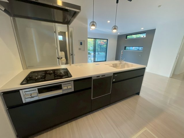 横浜市南区中里4丁目 新築戸建て【仲介手数料無料】カースペース2台