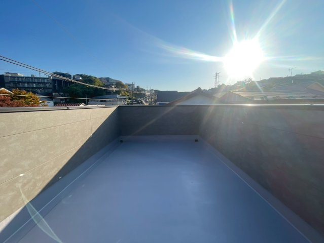 横浜市南区中里4丁目 新築戸建て【仲介手数料無料】カースペース2台