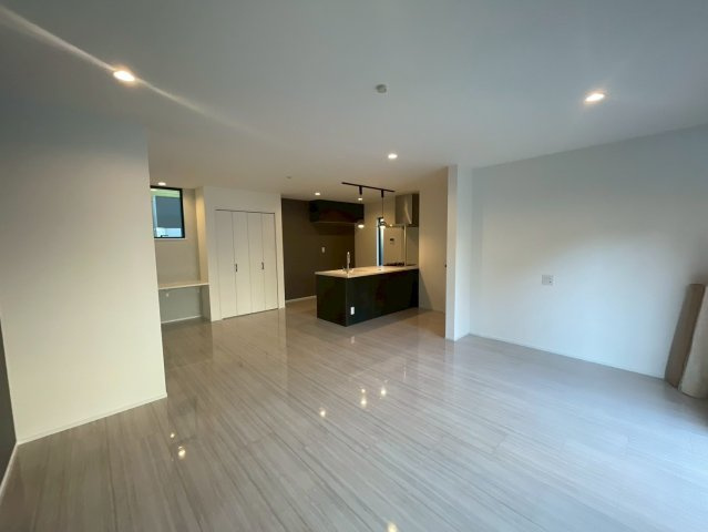 横浜市南区中里4丁目 新築戸建て【仲介手数料無料】カースペース2台