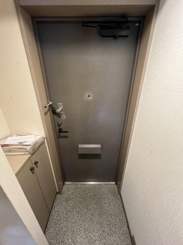 日神パレステージ新宿御苑の玄関