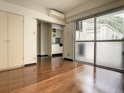 【居間・リビング】 | 広島市南区出汐１丁目　売ビル