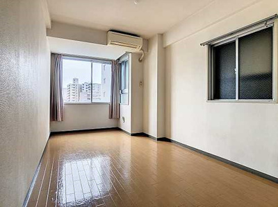 【居間・リビング】 | 広島市南区出汐１丁目　売ビル