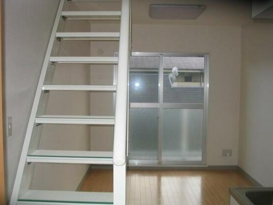 調布市布田４丁目の賃貸マンションの居間・リビング