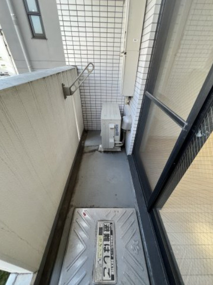 CYNTHIA Four-D 目黒大橋　ペット相談　2人入居可　常時ゴミ出し可のバルコニー