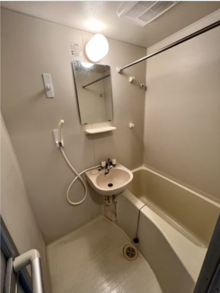 CYNTHIA Four-D 目黒大橋　ペット相談　2人入居可　常時ゴミ出し可の浴室